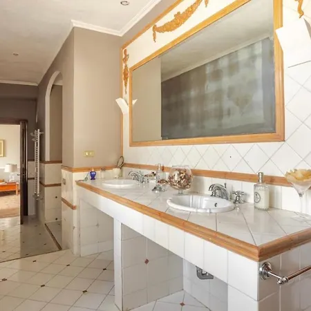 Domus Veientana Bed & Breakfast 4*