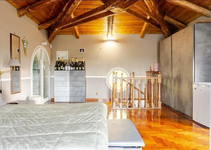 Couette-café Domus Veientana 4*